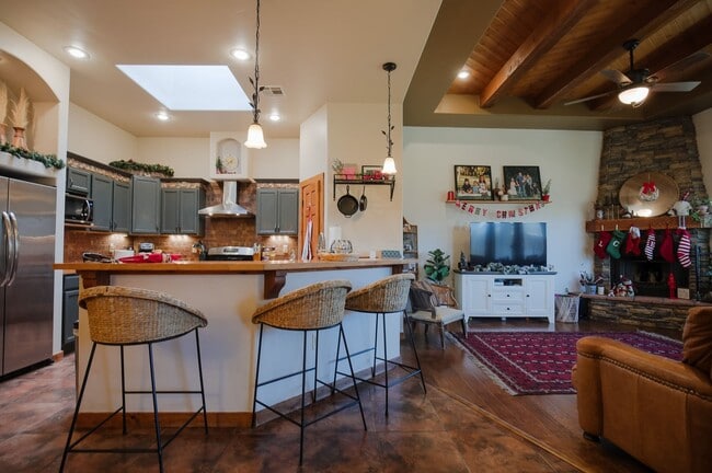 Building Photo - Roomy 4 bedroom Home with Solar Panels