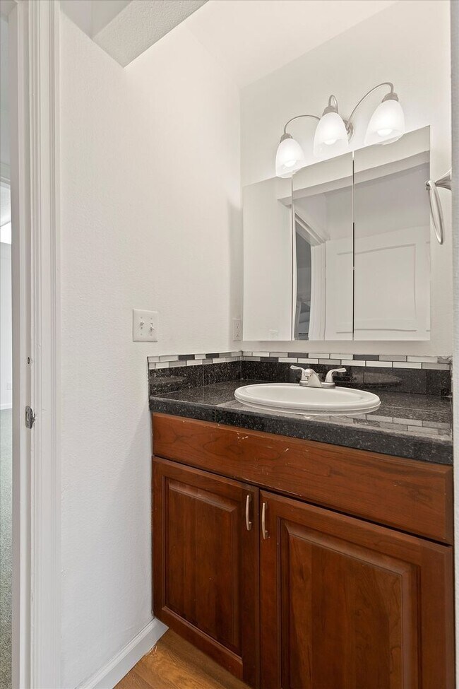 Building Photo - ALK - 1820 Sylvan Highlands Triplex