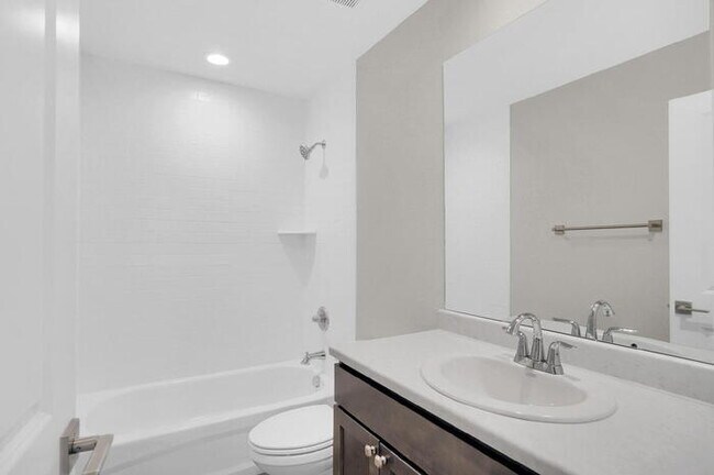 Building Photo - Spacious 3-Bedroom Home with Mountain Views and Open Layout in Central Colorado Springs