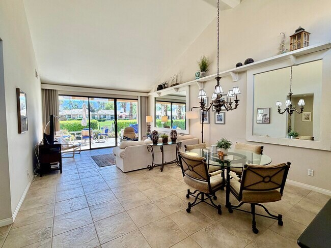 Building Photo - 257 Calle Del Verano