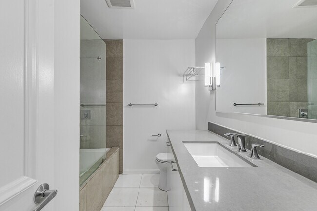 Building Photo - 8535 N W Knoll Dr