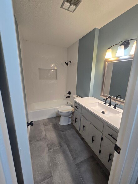 Building Photo - 3166 Lichen Dr