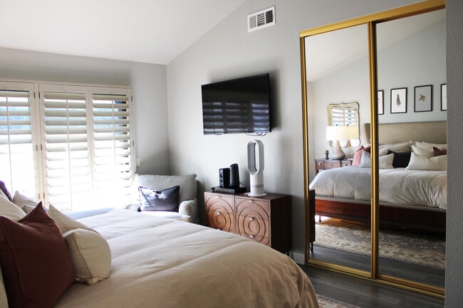 Building Photo - 55646 Riviera