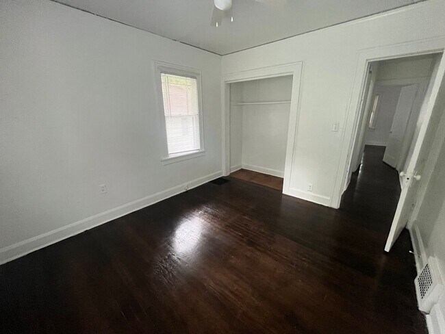 Building Photo - 308 N Johnston Ave