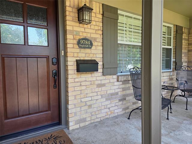 Building Photo - 9784 Maplehill Dr