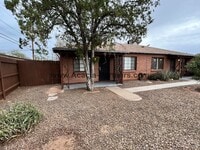 Building Photo - Close to U of A