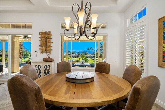 Building Photo - 96 Vía Bella