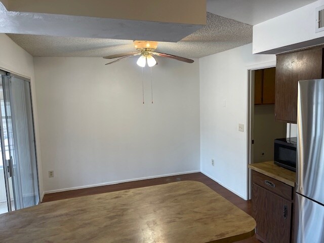 Building Photo - 8001 N El Tovar Pl