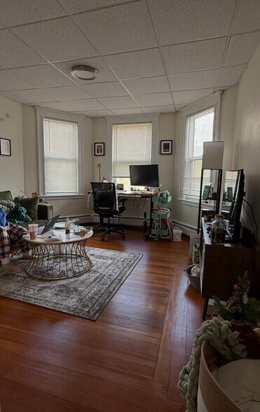 Building Photo - 108 Thurston St