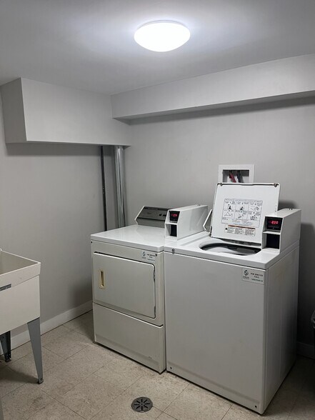 Laundry Room - 6206 S Talman Ave