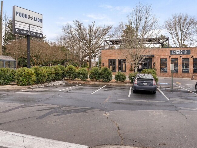 Building Photo - Charming Dilworth Condo in Olmsted Park – Walkable, Updated, Furnished Option Available. Pool Views!