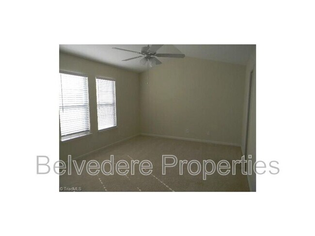 Building Photo - 39 Ackland Dr