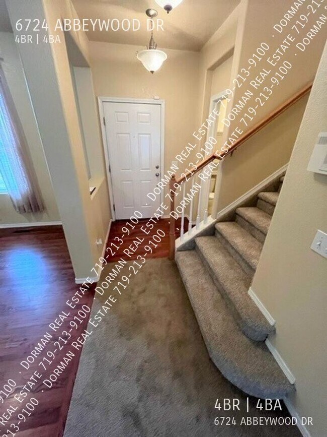 Building Photo - 6724 Abbeywood Dr