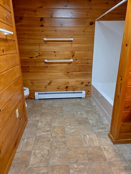 bathroom pic 2 - 32 Stagecoach Rd