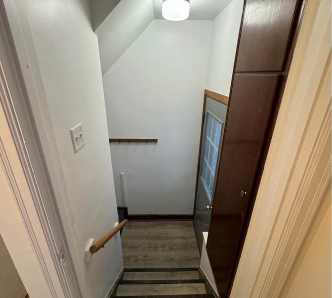 Building Photo - 1006 N 1st Ave