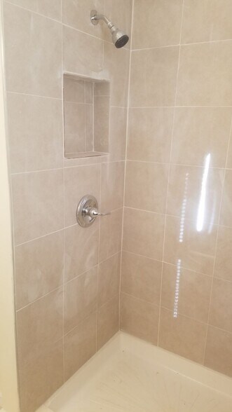 Building Photo - 4630 Brooks St NE