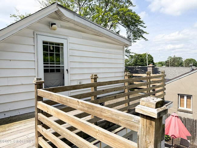 Building Photo - 128 Mariaville Rd