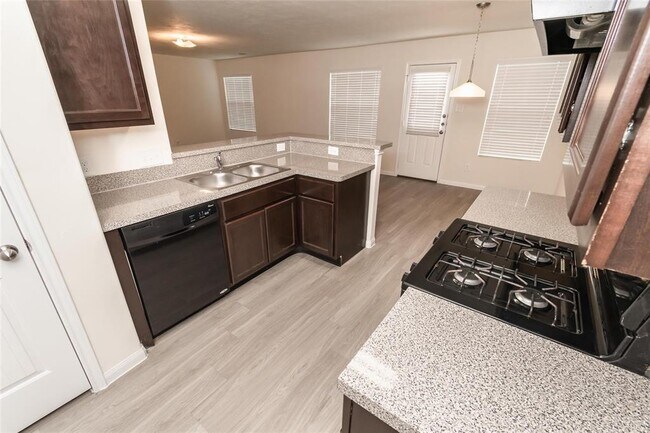Building Photo - 19323 Golden Wave Dr