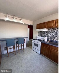 Building Photo - 304 E Front St