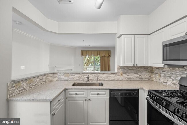 Building Photo - 12915 Alton Square