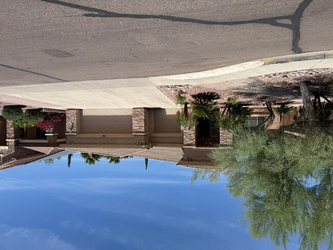 Building Photo - 1928 W Spur Dr