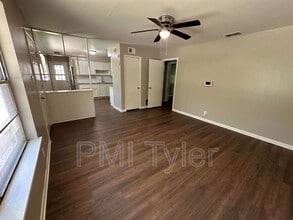 Building Photo - 2007 Bradshaw Dr