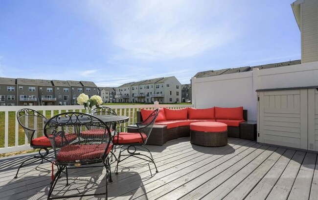 Building Photo - Coming Soon! "Charming 3-Bedroom Townhouse Retreat with Spacious 1960 sq ft Layout in York, PA!"