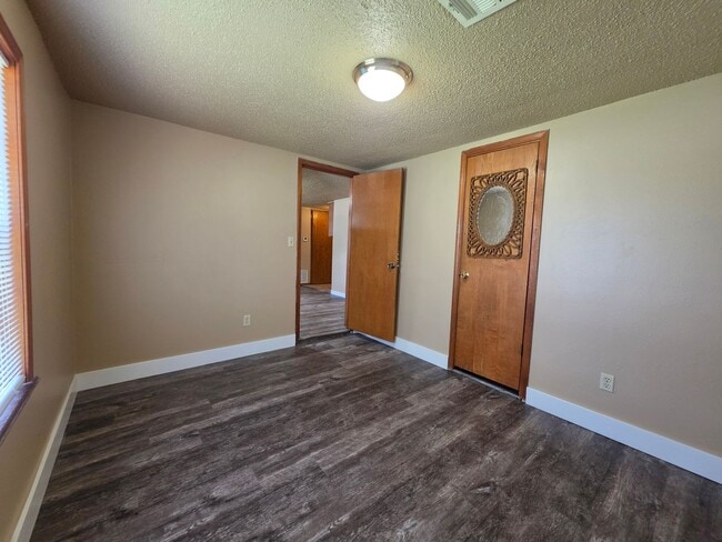 Building Photo - Cute 2 Bed home in Shawnee