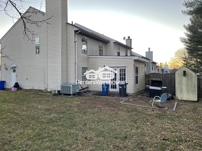 Building Photo - 1331 Stockett Square