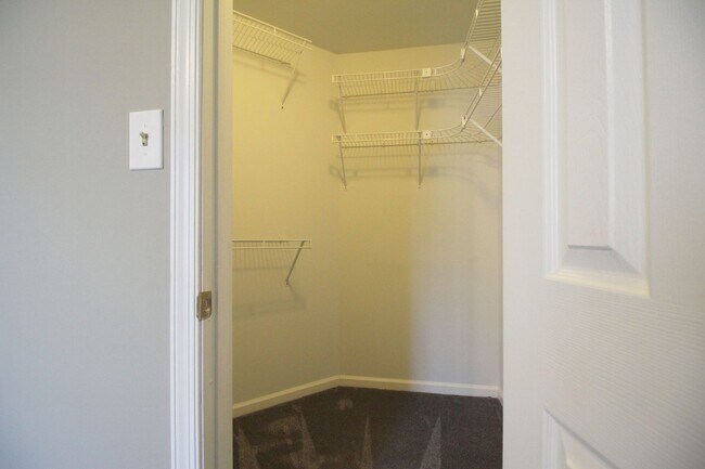 Building Photo - 2/2.5 Bath Condo in Sterling!