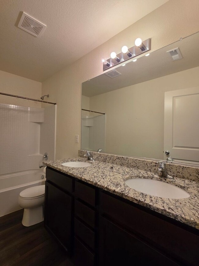 Building Photo - MASSIVE 5 Bedroom Home In Bennett!