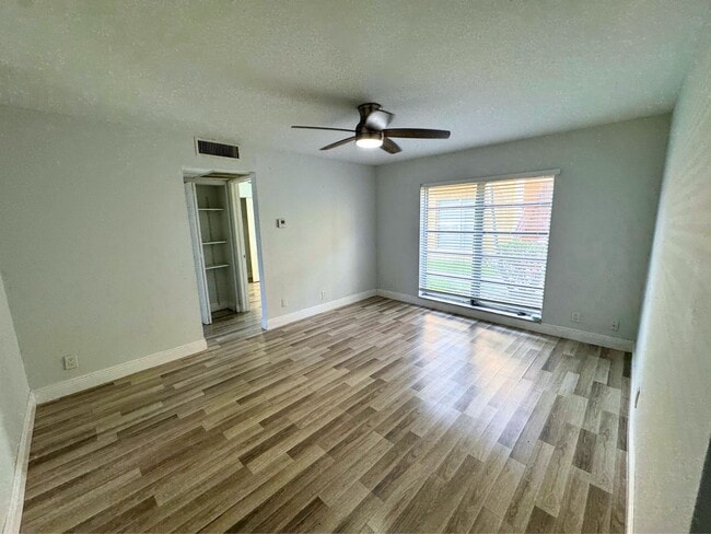 Building Photo - 4501 Treehouse Ln