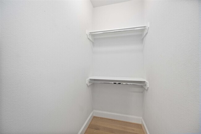 Building Photo - 10919 Grove Tree Ln