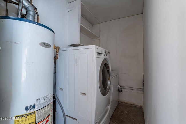 Building Photo - 536 W 18th St