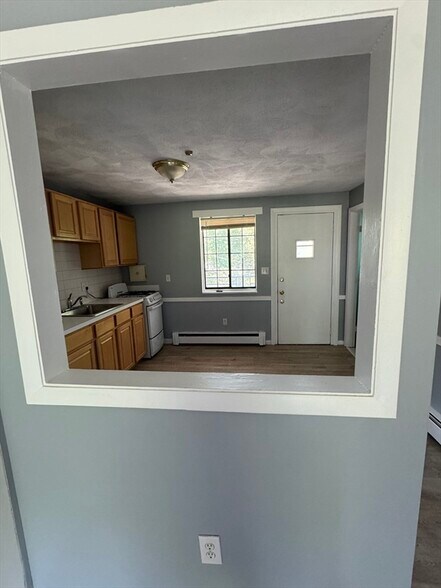 Building Photo - 30 Colonial Dr
