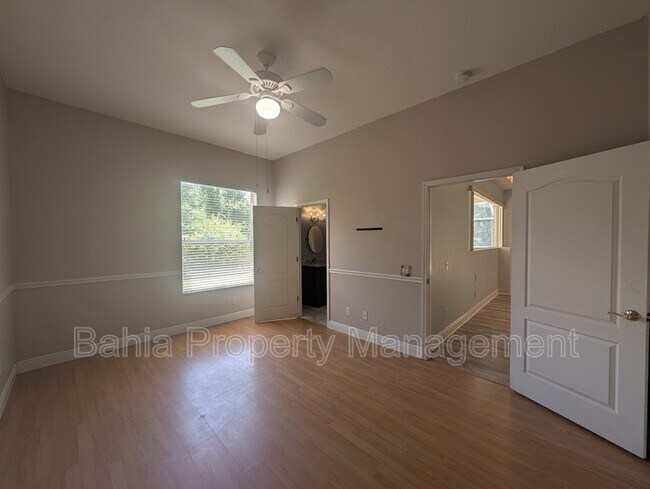 Building Photo - 10411 Riverburn Dr