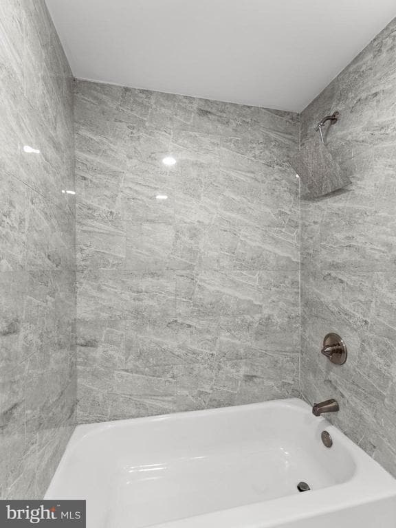 Building Photo - 2443 Nicholas St