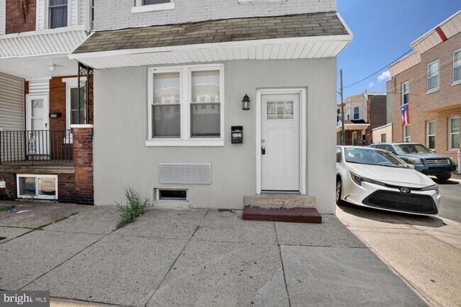 Building Photo - 3127 Cedar St