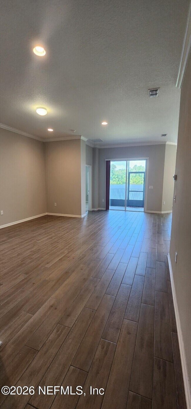 Building Photo - 226 Lost Lake Dr