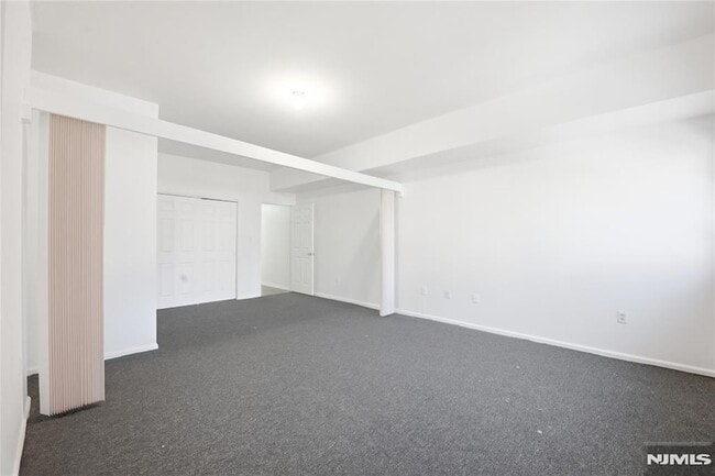 Building Photo - 44 1/2 3rd Street Unit 2