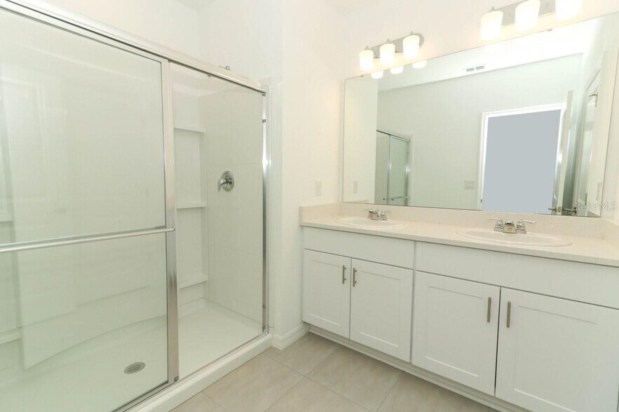 Building Photo - 4557 Ranunculus St