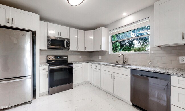 Building Photo - 217 Baisden Rd