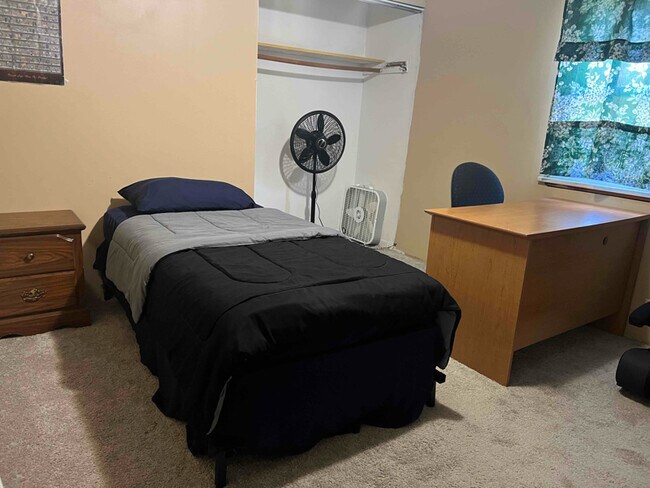 Building Photo - 315 Fetzner Rd