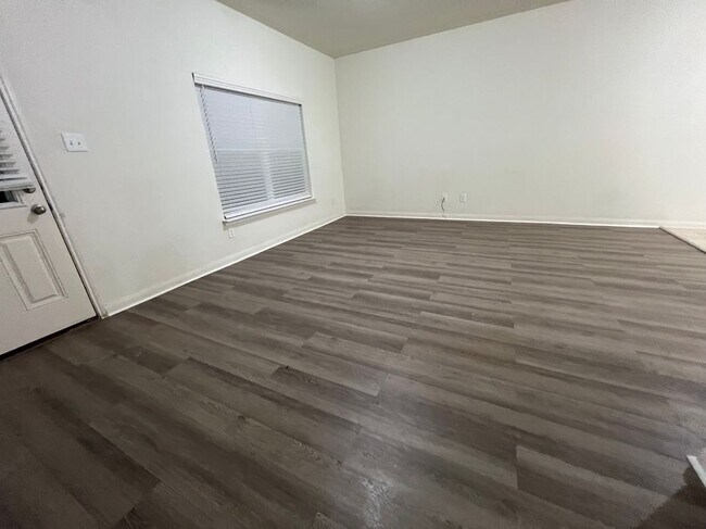 Building Photo - 6233 White Jade Dr