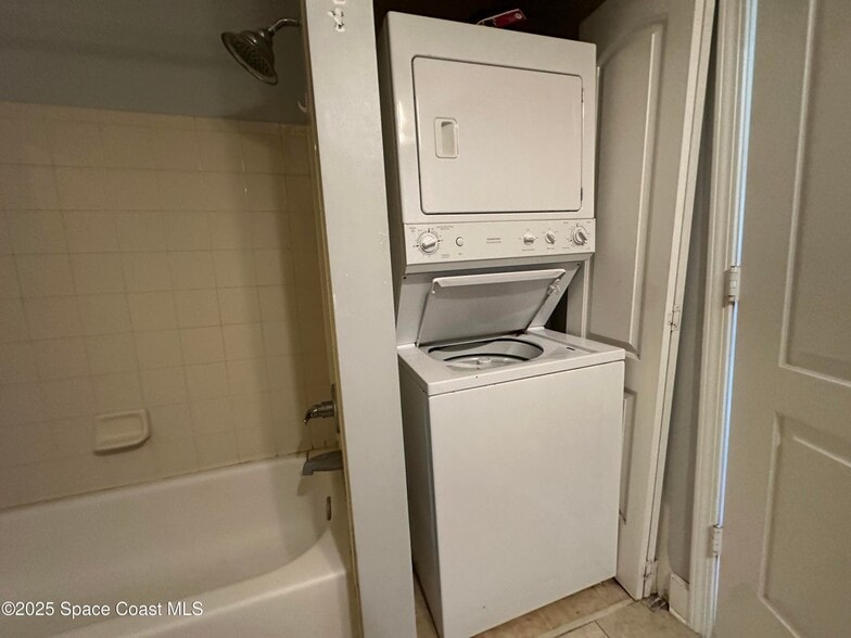 Building Photo - 6440 Borasco Dr