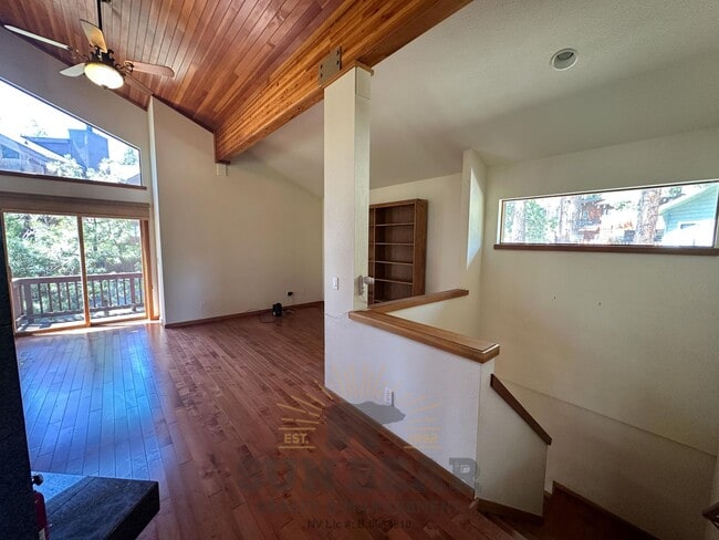 Building Photo - Bright Unfurnished Home with 2 Car Garage!