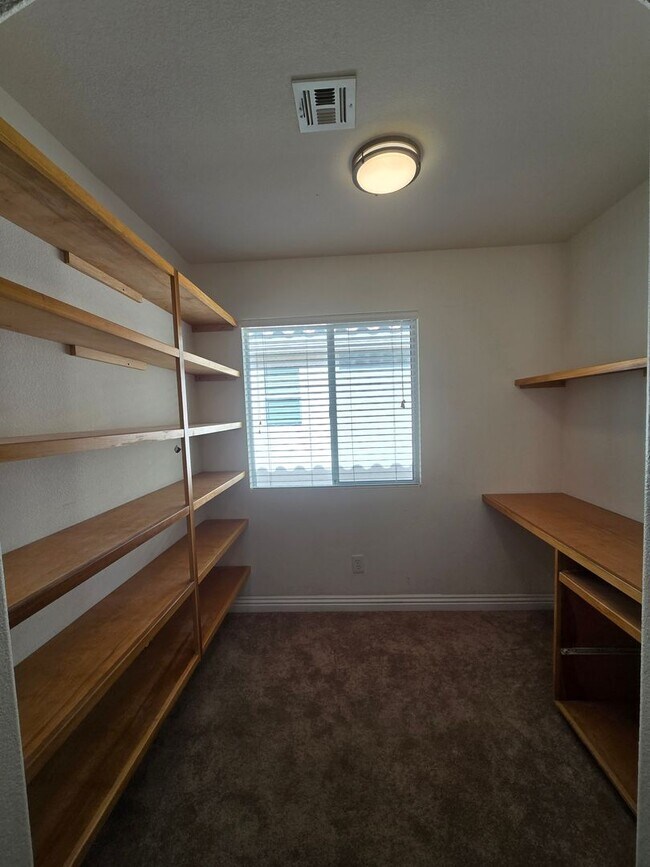 Building Photo - A Fabulous 3 Bedroom Home in South West Las Vegas