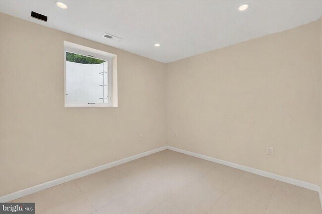Building Photo - 4325 47th St NW