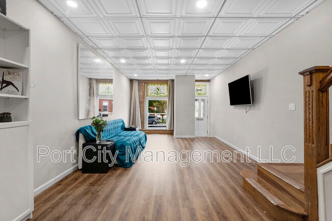 Building Photo - 114 N Highland Ave