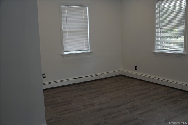 Building Photo - 70 Dobbs Ferry Rd